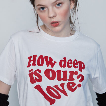 IN LOVE TEE